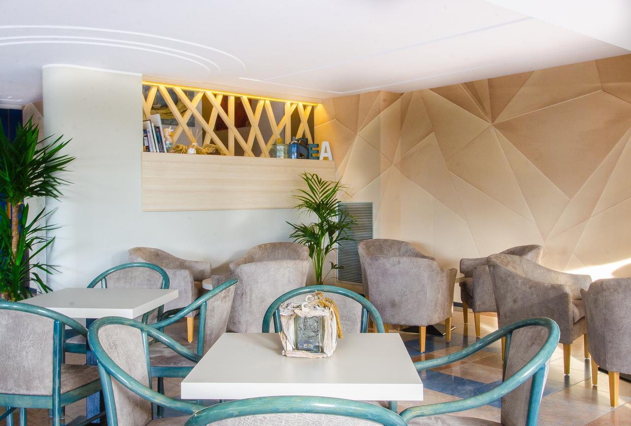 Hotel Nevada Белларія-Іджеа-Марина Екстер'єр фото