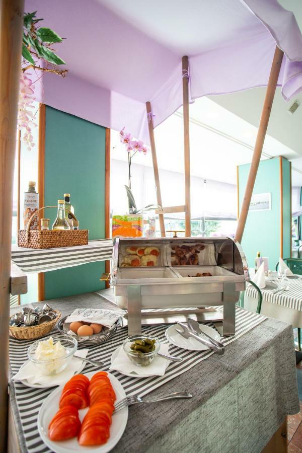 Hotel Nevada Белларія-Іджеа-Марина Екстер'єр фото